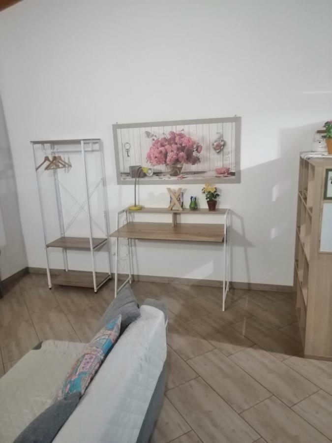 Cascina Legnago Trilocale A 6 Chilometri Da Salo' Apartment Villanuova sul clisi Exterior photo